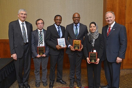 From left: ACP Executive Vice President and Chief Executive Officer Dr. Steven E. Weinberger; Dr. Yeong Yeh Lee (Malaysia); Dr. Dike Ojji (Nigeria); Dr. Kenneth Connell (Barbados); Dr. Yasmeen Jabeen Bhat (India); and ACP Immediate Past President Dr. David A. Fleming.